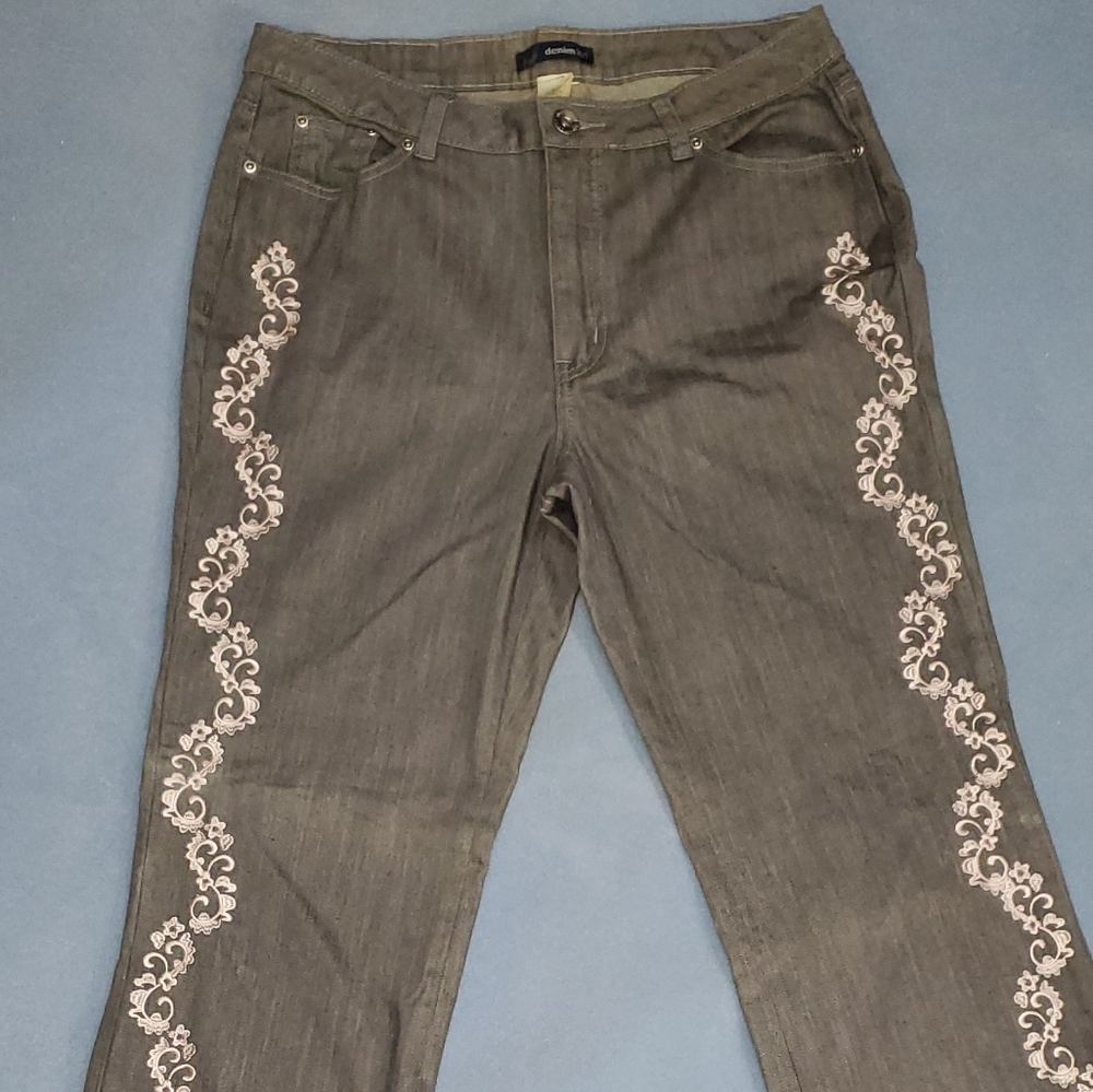 🦋Denim 24/7 Gray Jeans Embroidered 12T Perfect!
